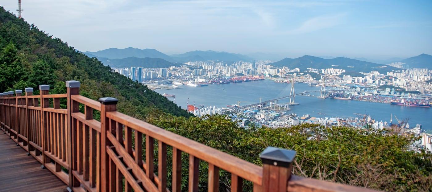 The top of Yeongdo: Bongnaesan Deck Trail