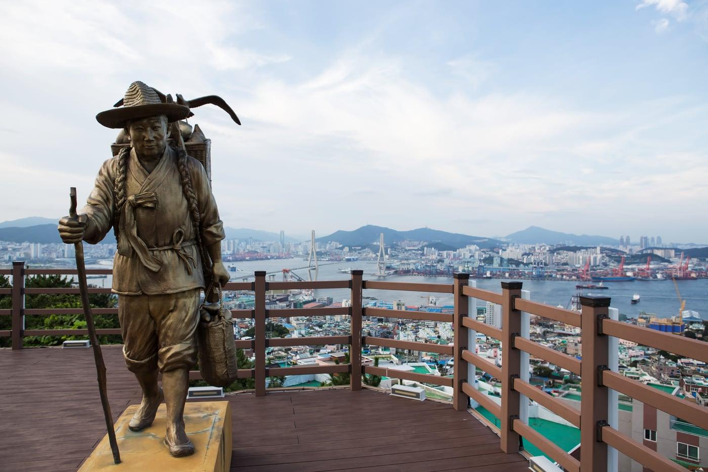Overlooking the harbor: Cheonghak Reservoir Observatory