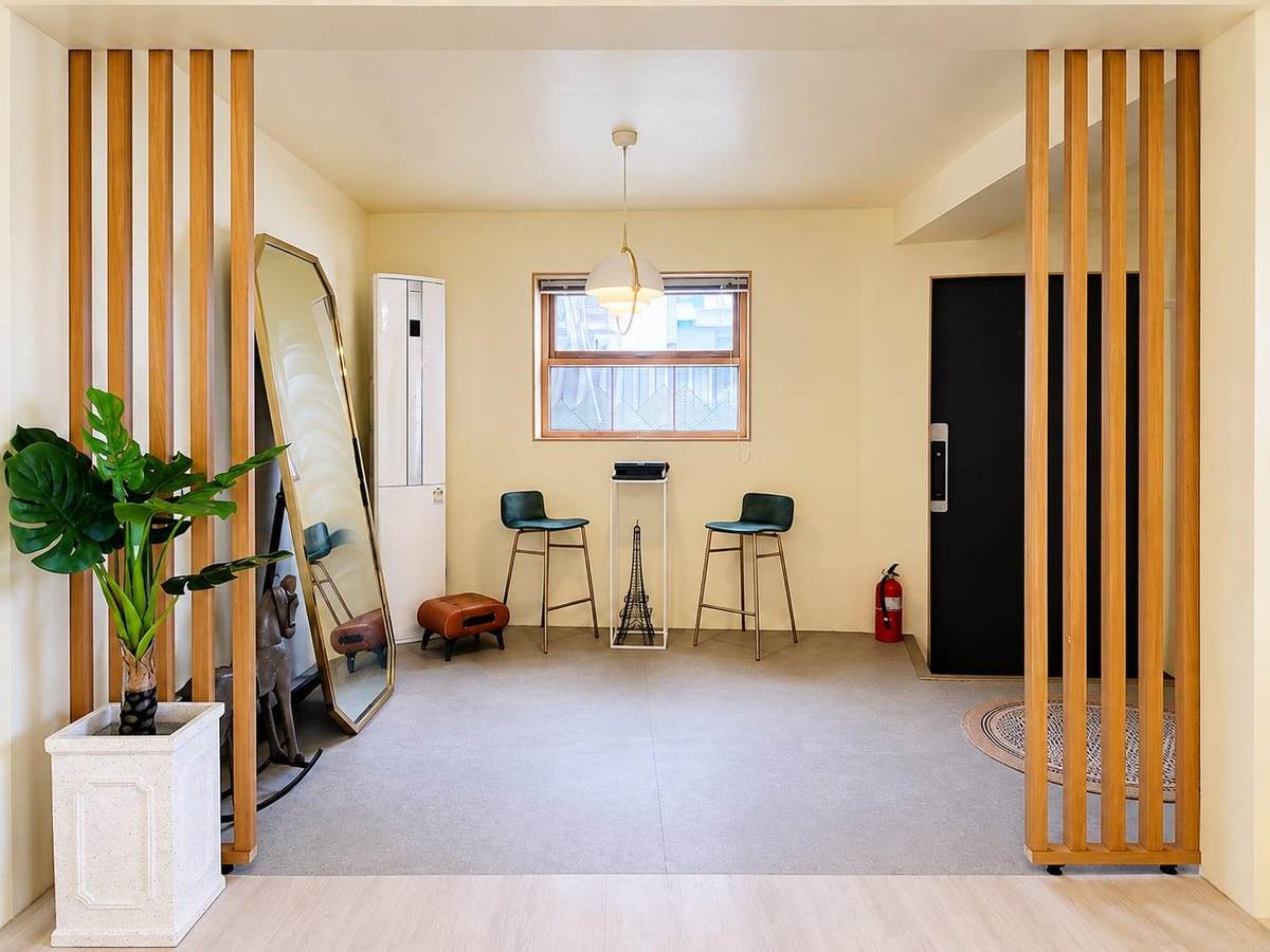 Entrance Lounge